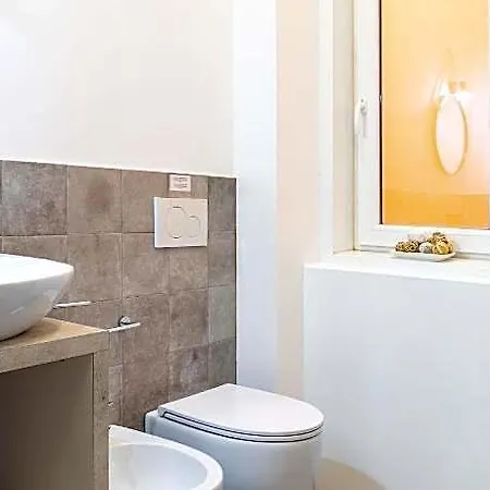 Pregiata Con Bagno Privato - Blu Di Persia Trieste